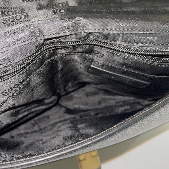 Michael Kors “Callie” black Flap Satchel - Picture 6 of 7